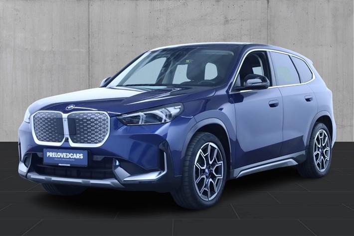 Blå BMW iX1 fra 2024