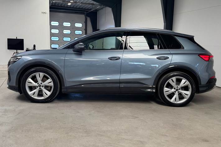 Blå Audi Q4 e-tron fra 2022