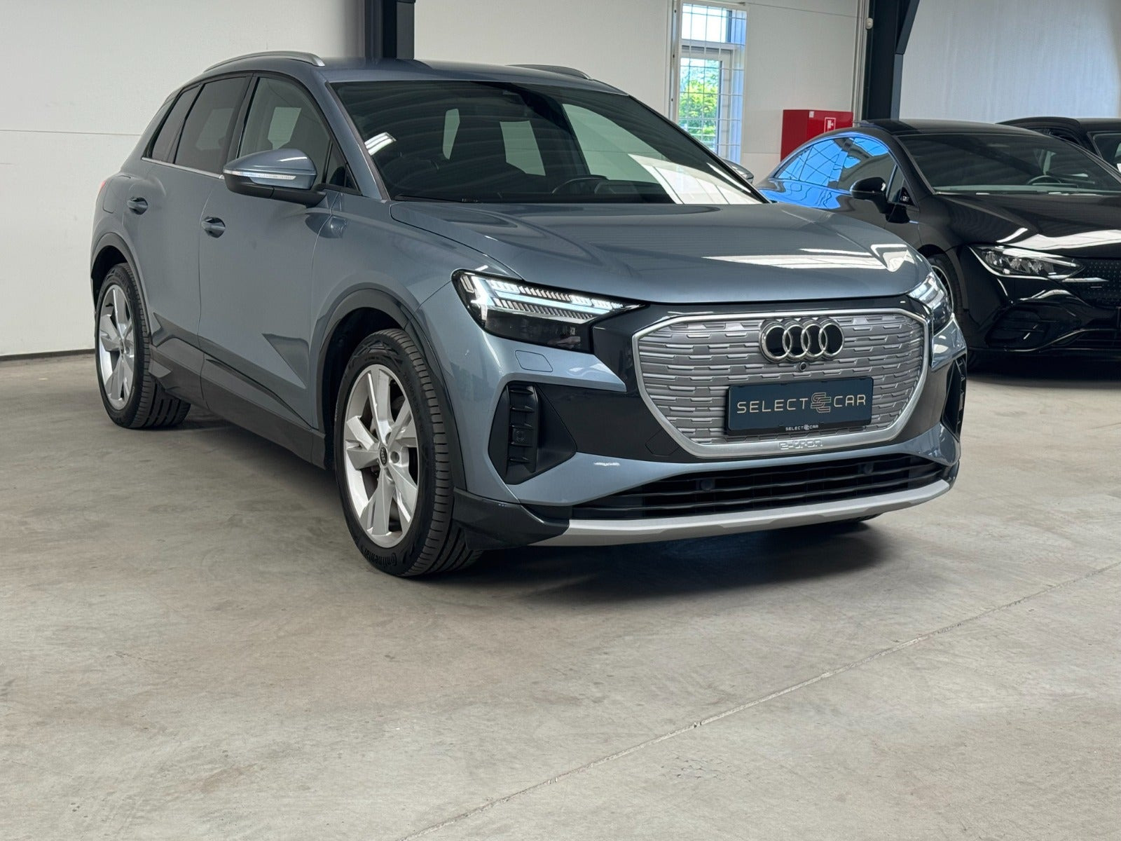 Blå Audi Q4 e-tron fra 2022