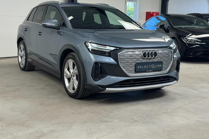 Blå Audi Q4 e-tron fra 2022