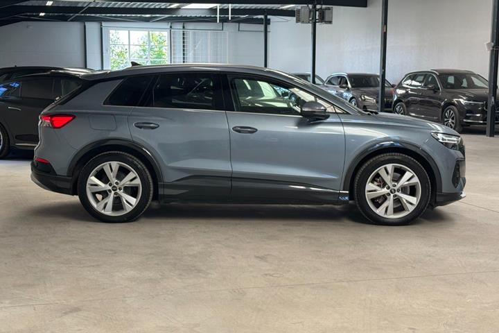 Blå Audi Q4 e-tron fra 2022