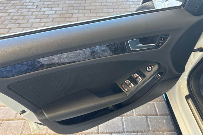 Hvid Audi A4 fra 2015