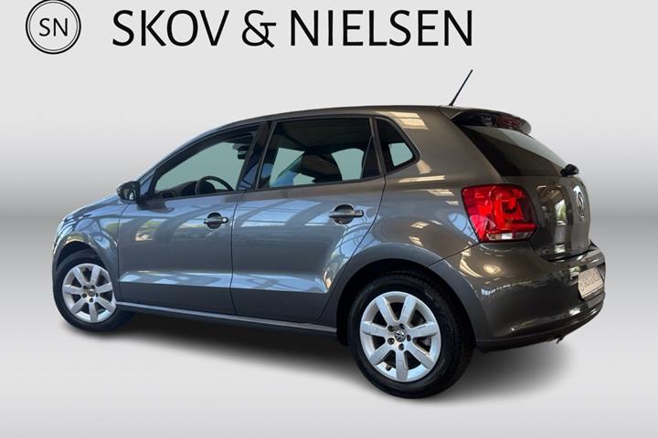 Grå VW Polo fra 2010
