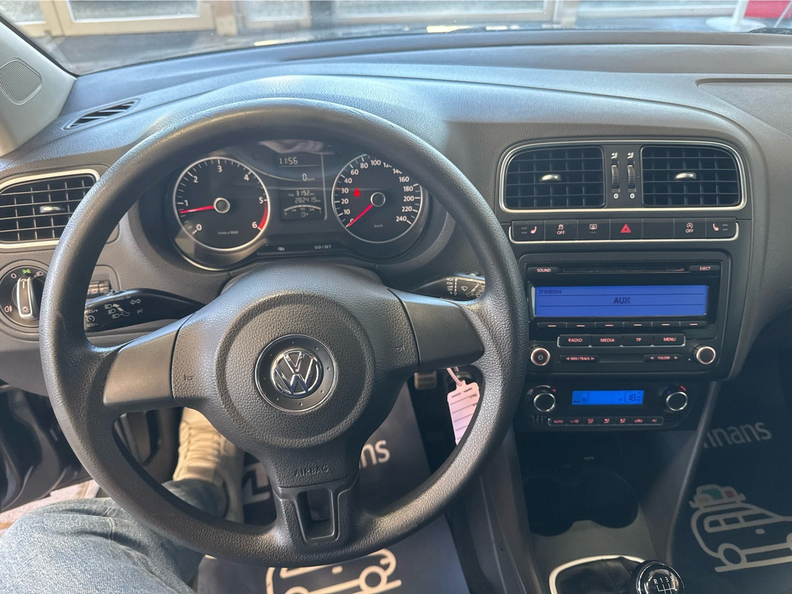 Grå VW Polo fra 2010