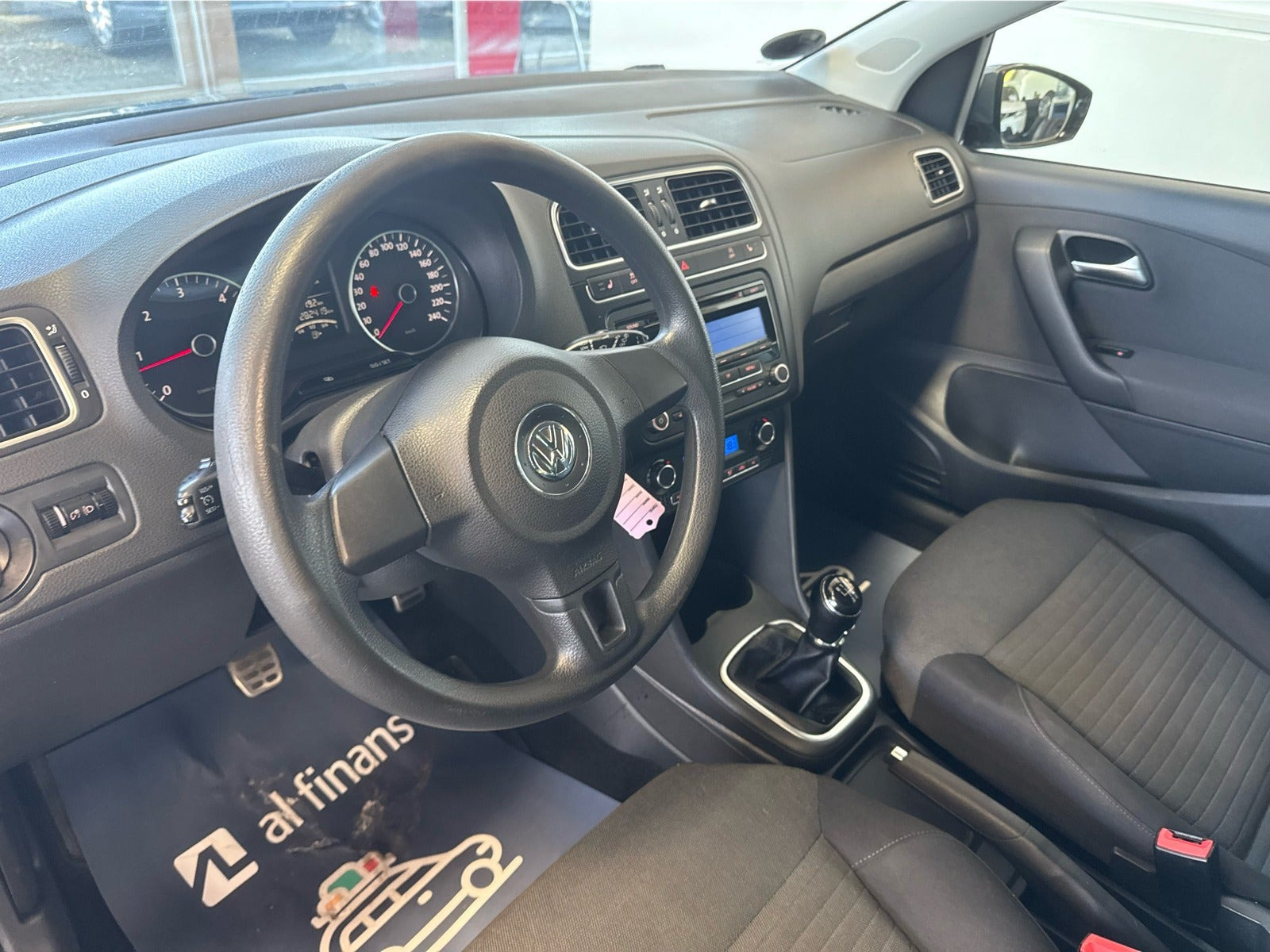 Grå VW Polo fra 2010