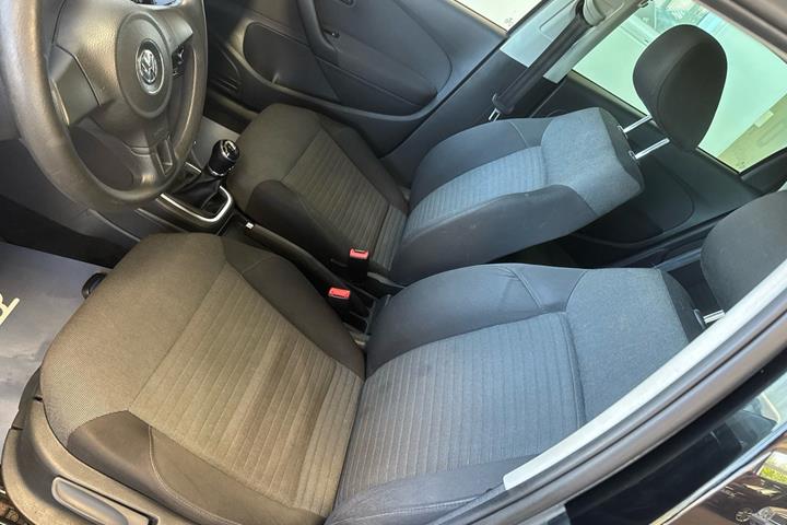 Grå VW Polo fra 2010