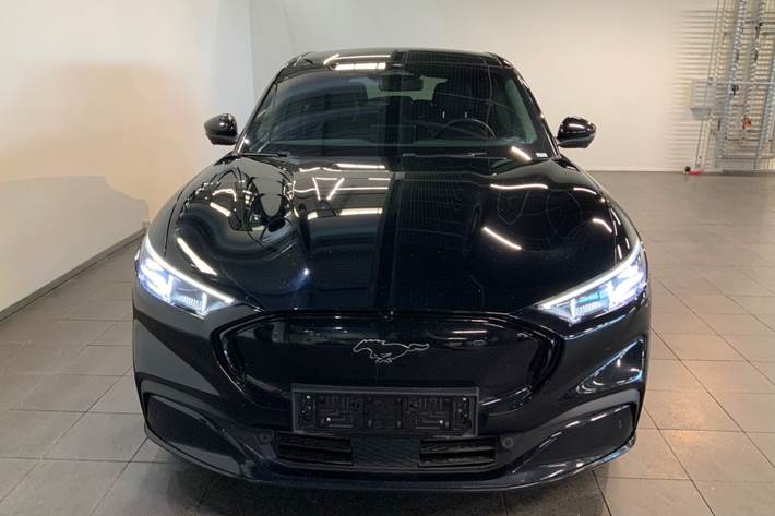 Sort Ford Mustang Mach-E fra 2021