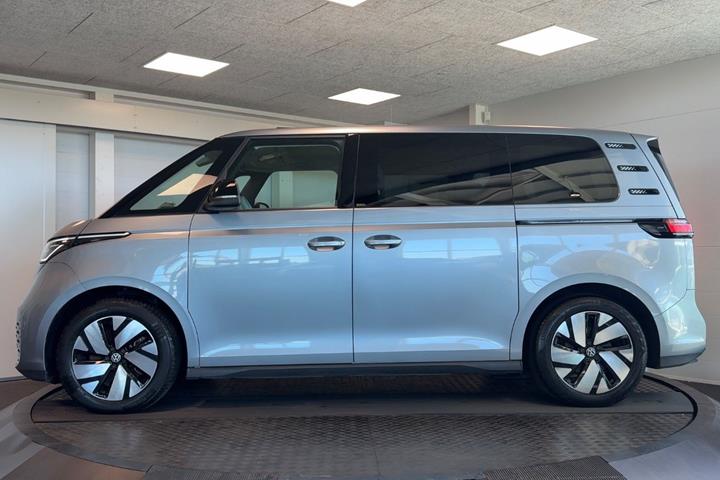 Sølv VW ID.Buzz fra 2023