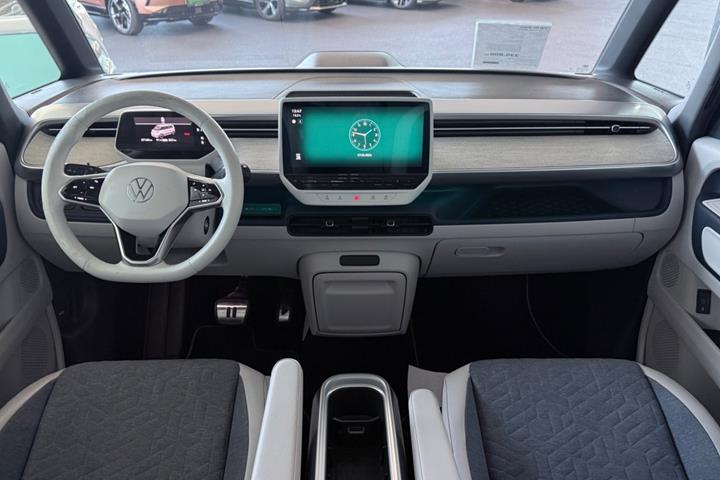 Sølv VW ID.Buzz fra 2023