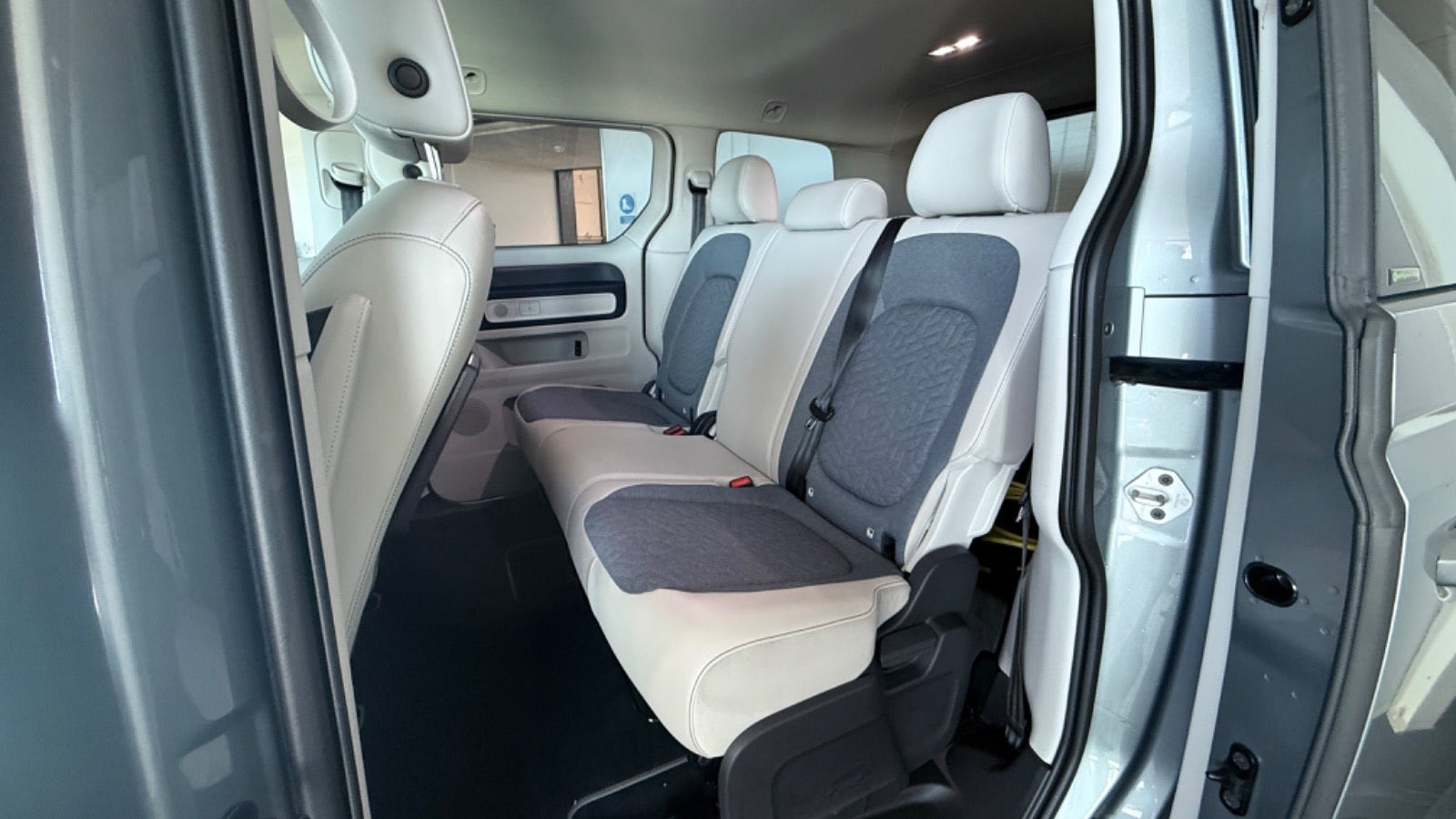 Sølv VW ID.Buzz fra 2023