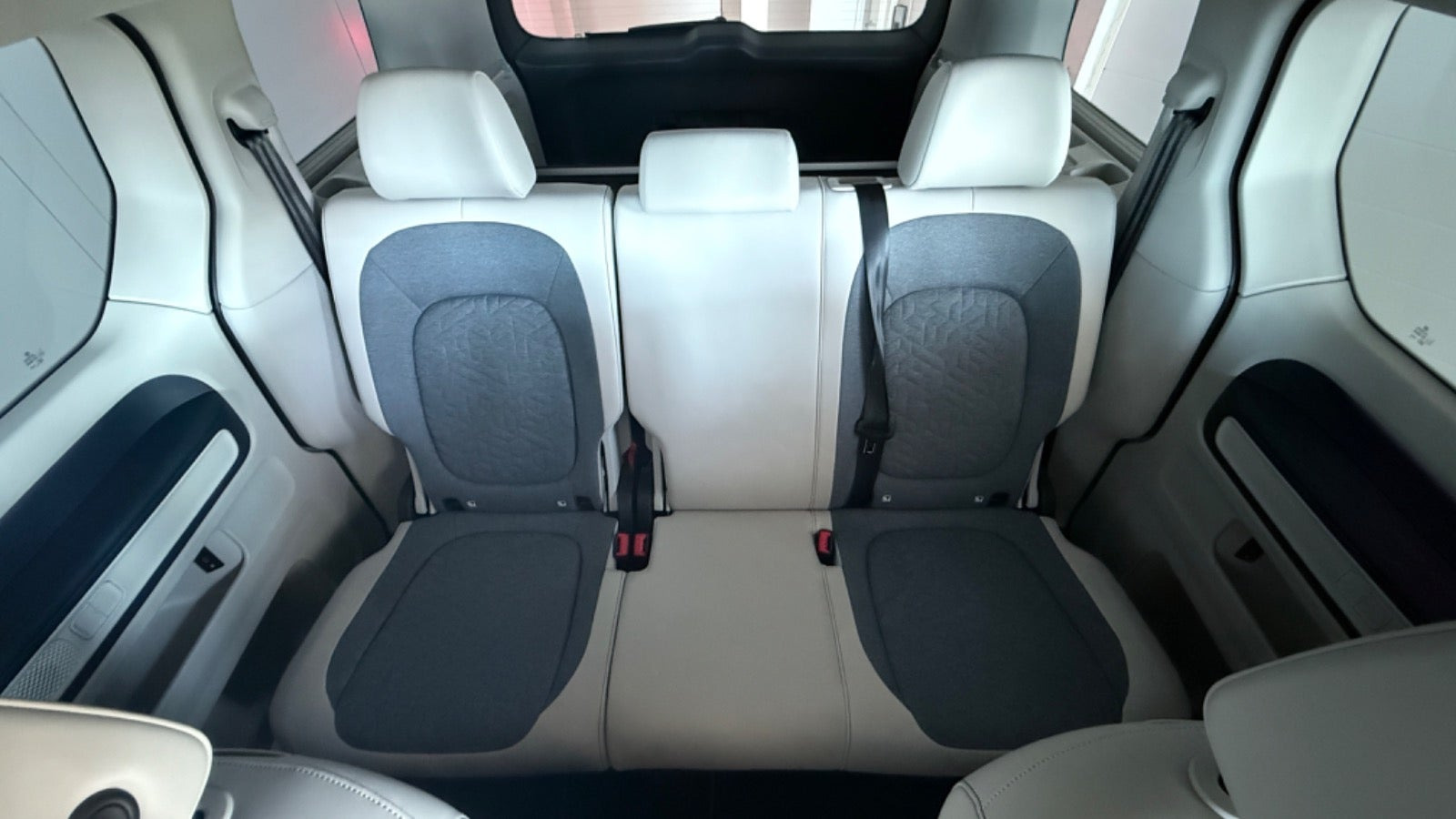 Sølv VW ID.Buzz fra 2023