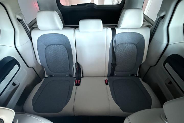 Sølv VW ID.Buzz fra 2023