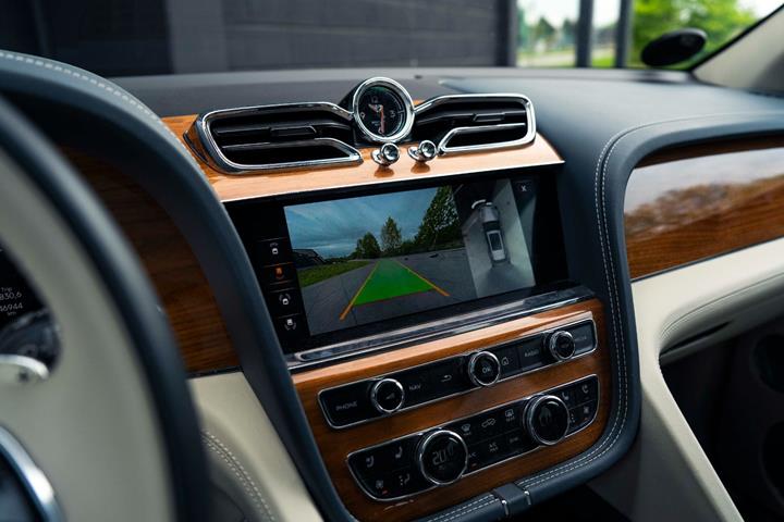 Blå Bentley Bentayga fra 2021