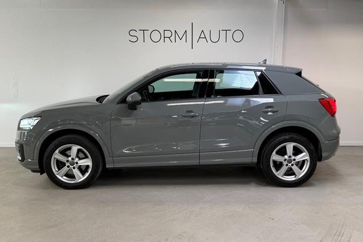 Grå Audi Q2 fra 2017