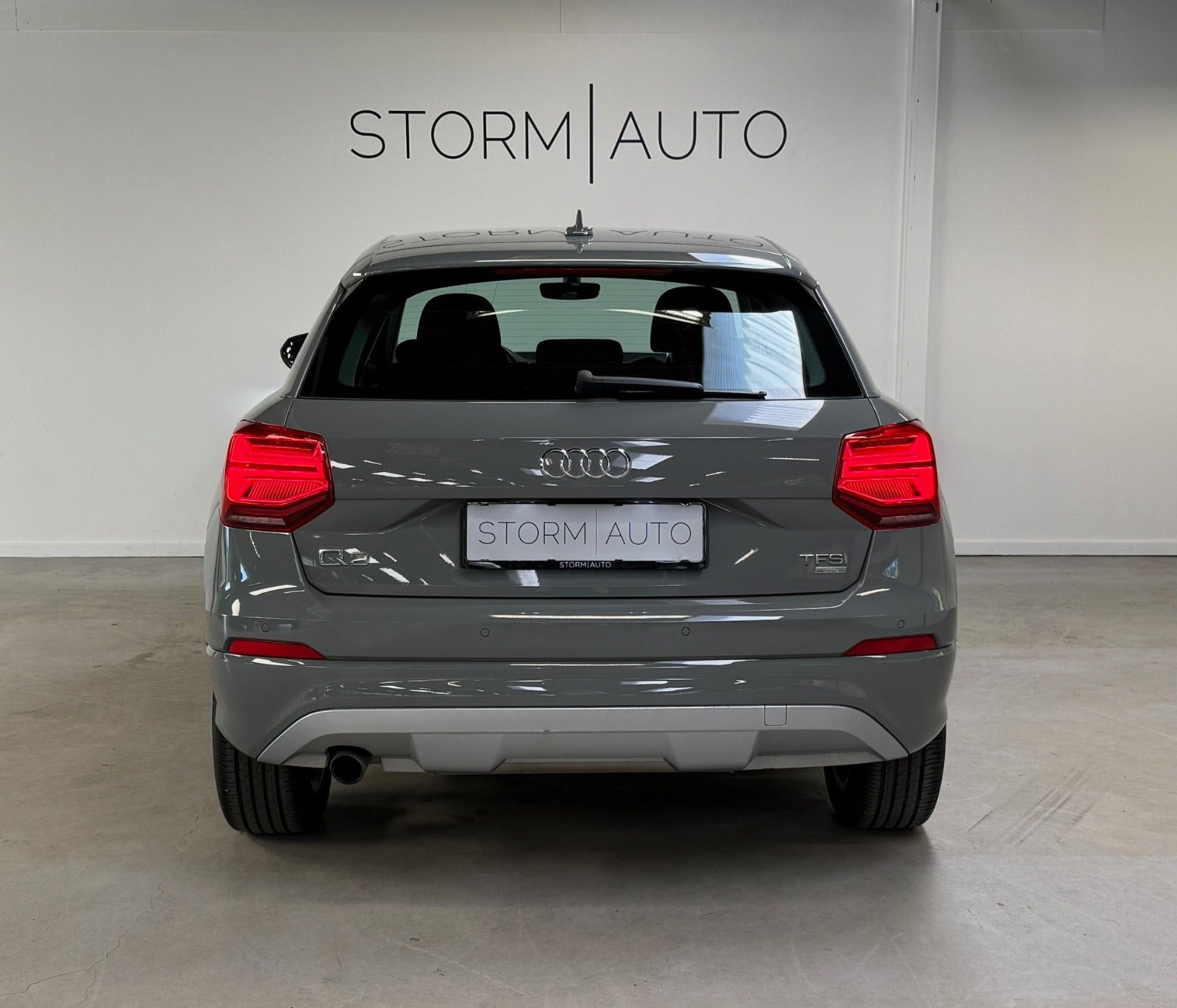 Grå Audi Q2 fra 2017