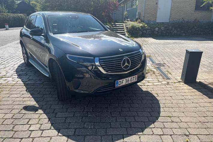 Sort Mercedes EQC400 fra 2022