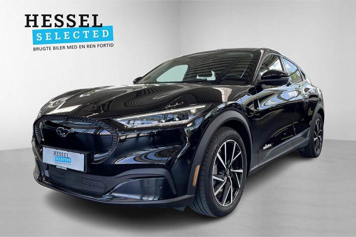 Sort Ford Mustang Mach-E fra 2022 set udefra