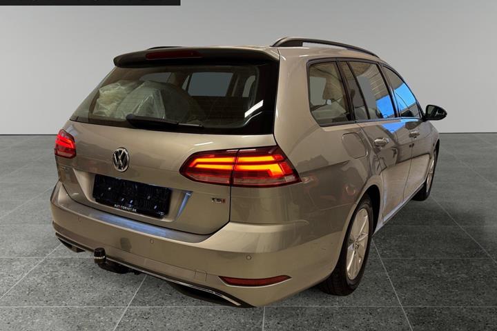 Orange VW Golf VII fra 2017
