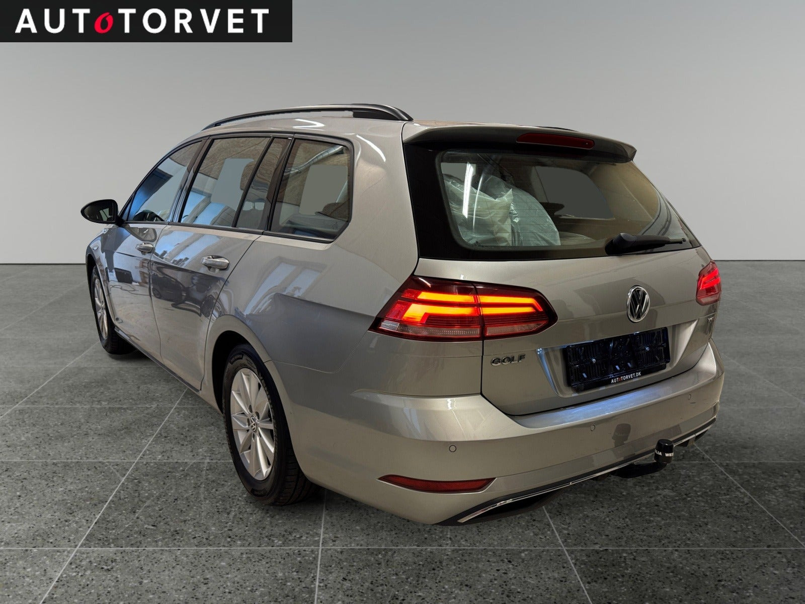 Orange VW Golf VII fra 2017