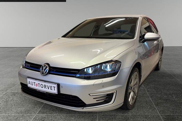 Sølv VW Golf VII fra 2016