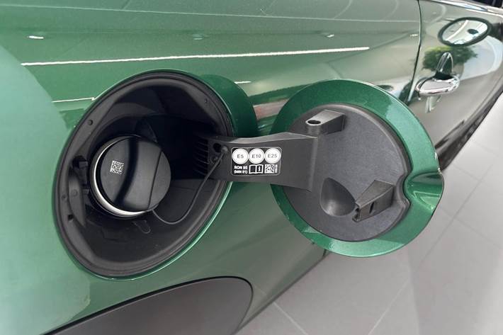 Grøn Mini Cooper fra 2024