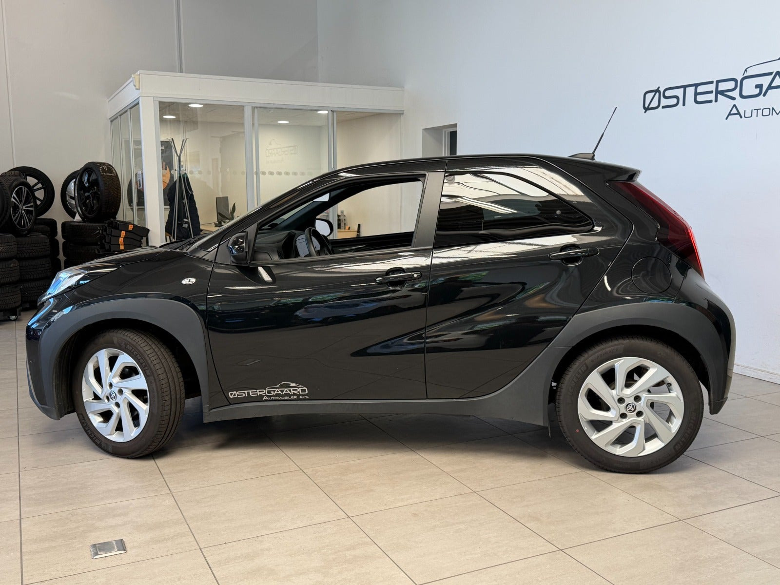 Sort Toyota Aygo X fra 2025