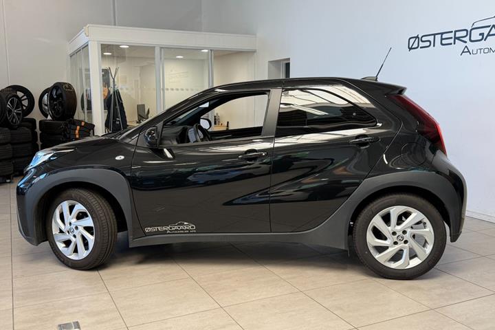 Sort Toyota Aygo X fra 2025