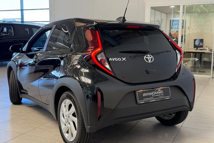 Sort Toyota Aygo X fra 2025