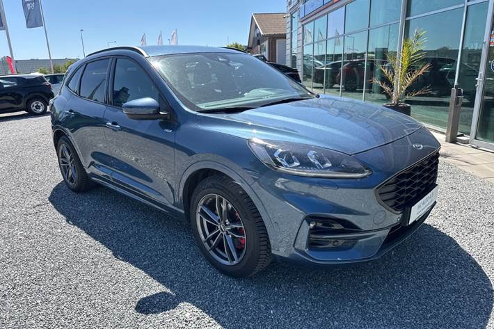 Blå Ford Kuga fra 2020