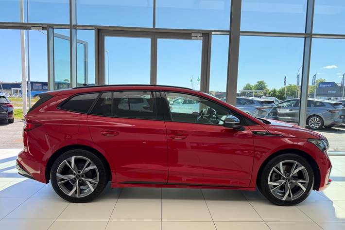 Rød Skoda Enyaq fra 2023