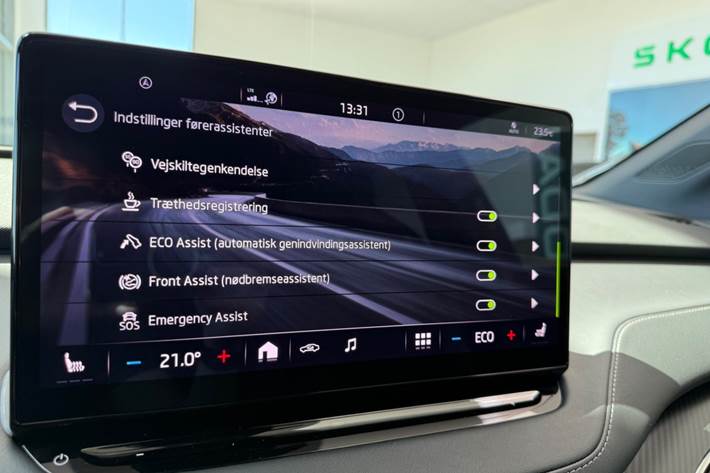 Rød Skoda Enyaq fra 2023