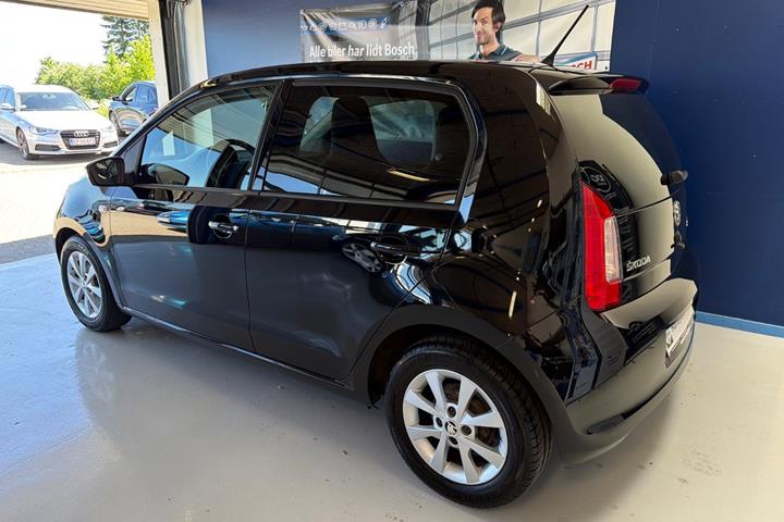 Sort Skoda Citigo fra 2017