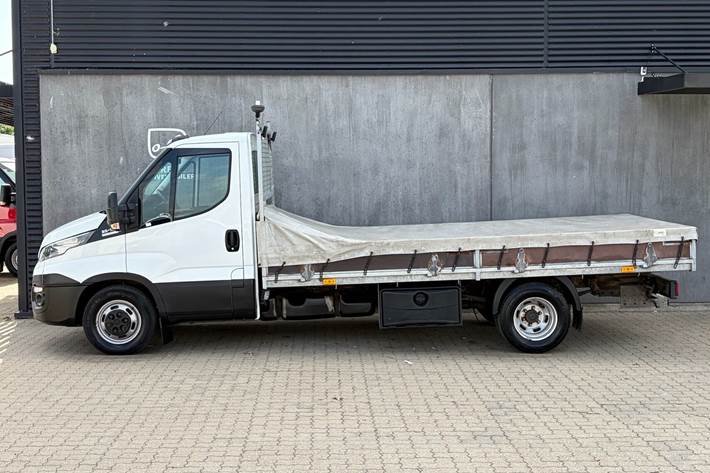 Hvid Iveco Daily fra 2019