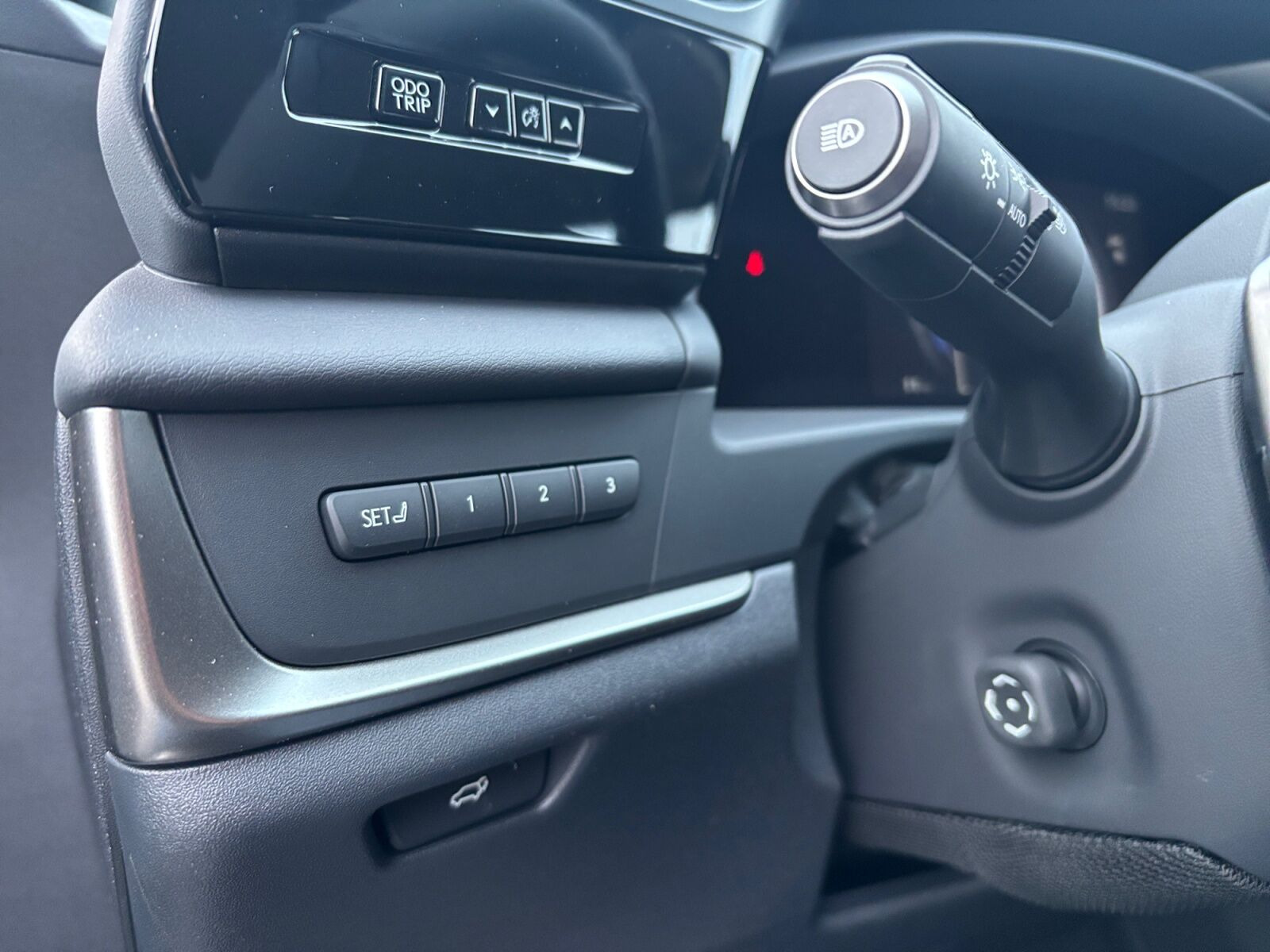 Grå Lexus RZ fra 2026