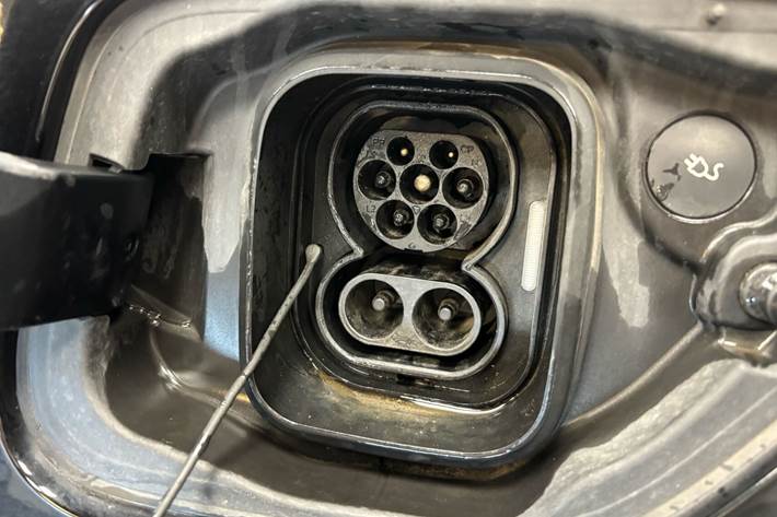 Sort Polestar 2 fra 2023