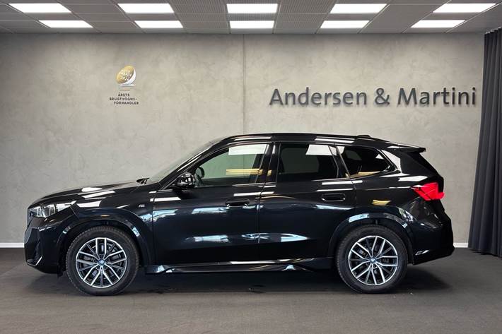 Sort BMW iX1 fra 2023