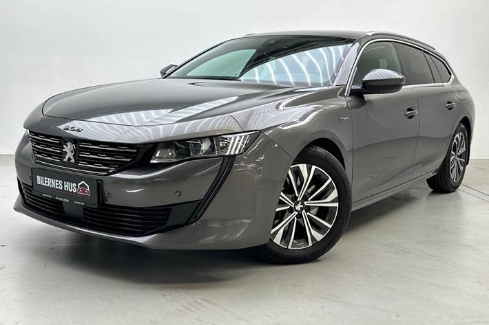 Grå Peugeot 508 fra 2021