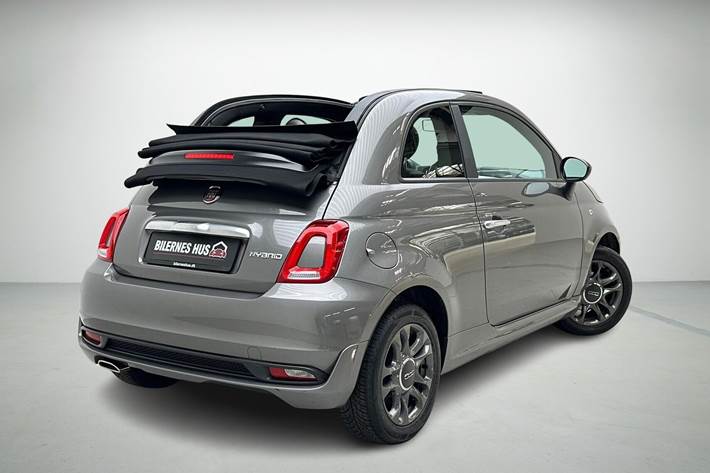 Grå Fiat 500C fra 2021