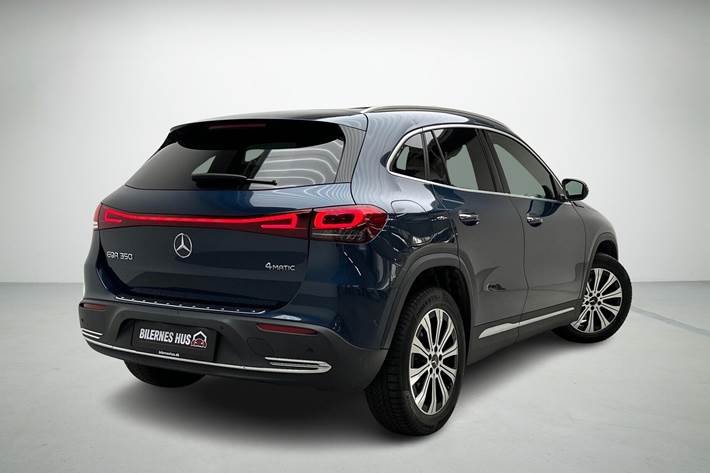 Blå Mercedes EQA 350 fra 2021