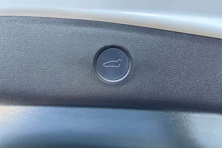 Hvid Tesla Model 3 fra 2022