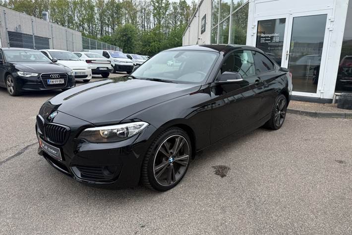Sort BMW 220i fra 2016