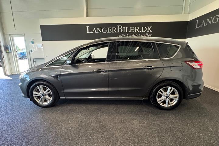 Grå Ford S-MAX fra 2020