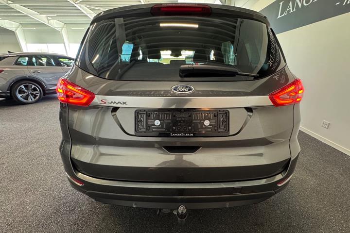 Grå Ford S-MAX fra 2020