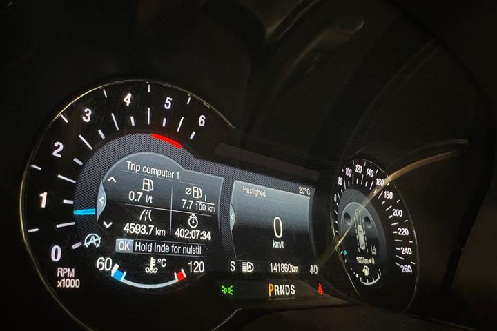 Grå Ford S-MAX fra 2020