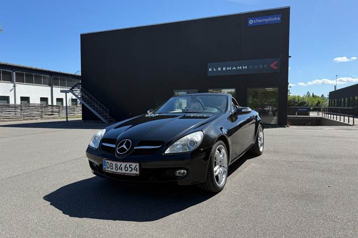 Sort Mercedes SLK350 fra 2004