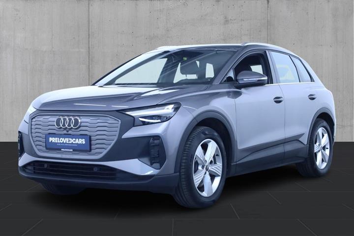 Grå Audi Q4 e-tron fra 2024 set udefra