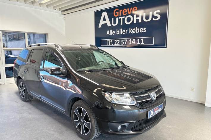 Sort Dacia Logan fra 2016 set udefra