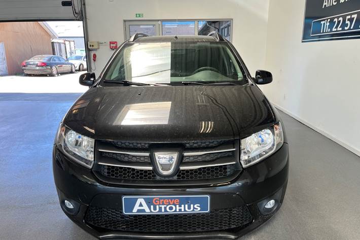 Sort Dacia Logan fra 2016