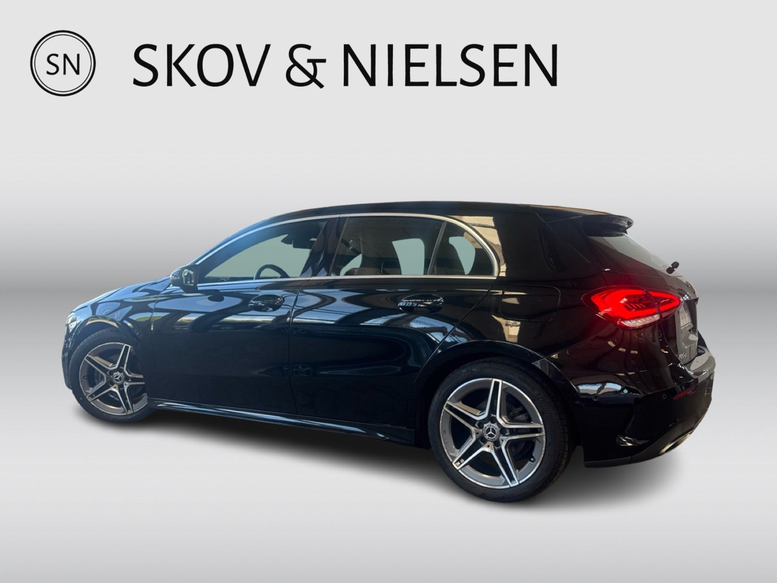 Sort Mercedes A180 d fra 2019