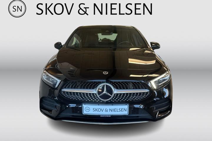 Sort Mercedes A180 d fra 2019